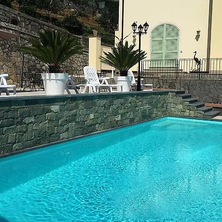 Apartment Sleeps 2 Air Con Wifi La Spezia