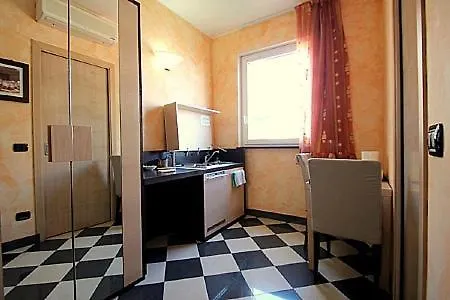 Apartment Sleeps 2 Air Con Wifi